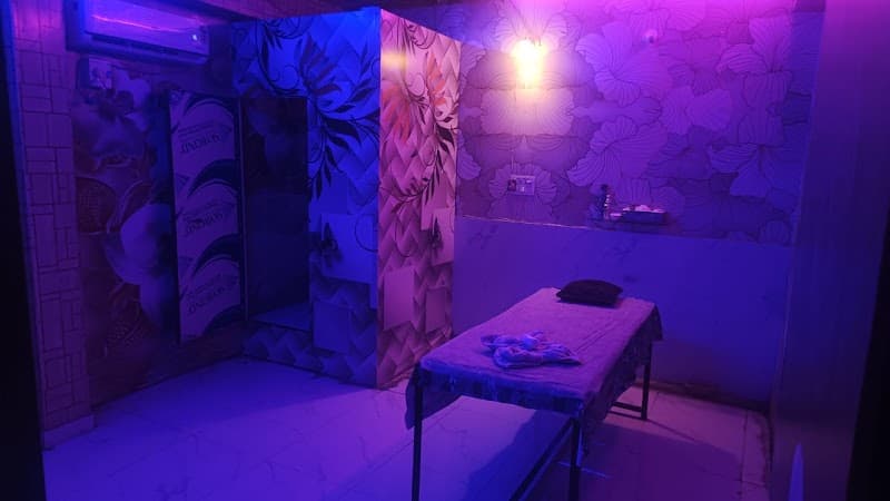 Alone Spa & Saloon Kota photo