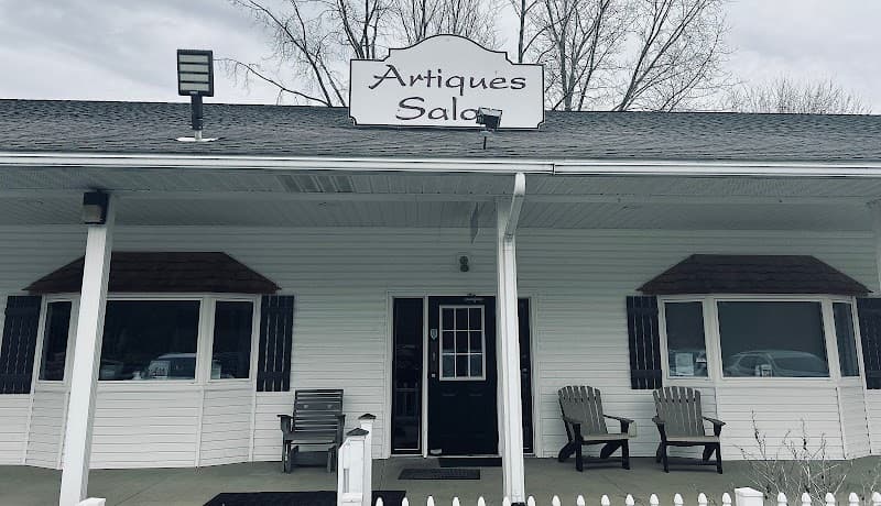 Artiques Salon Howard photo