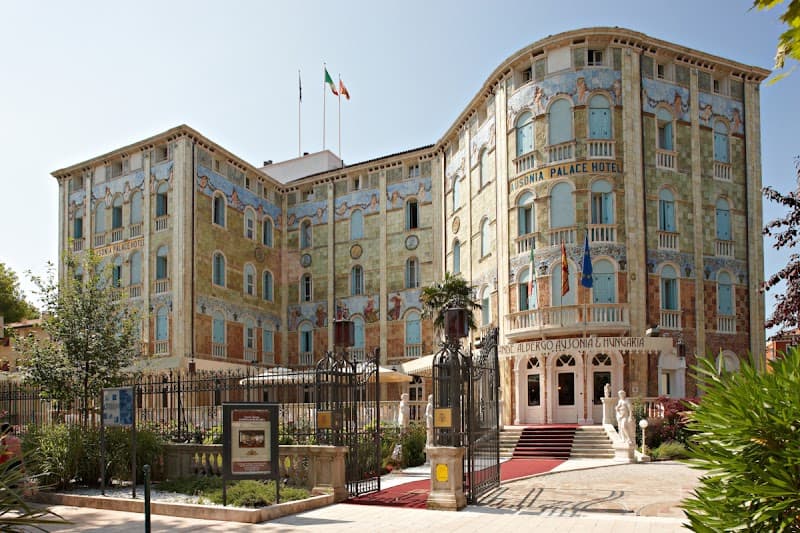 Ausonia Hungaria Venice photo