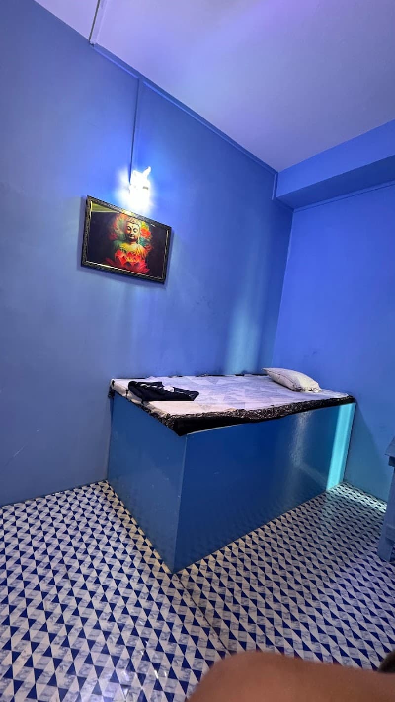 Blue White Spa Aligarh photo