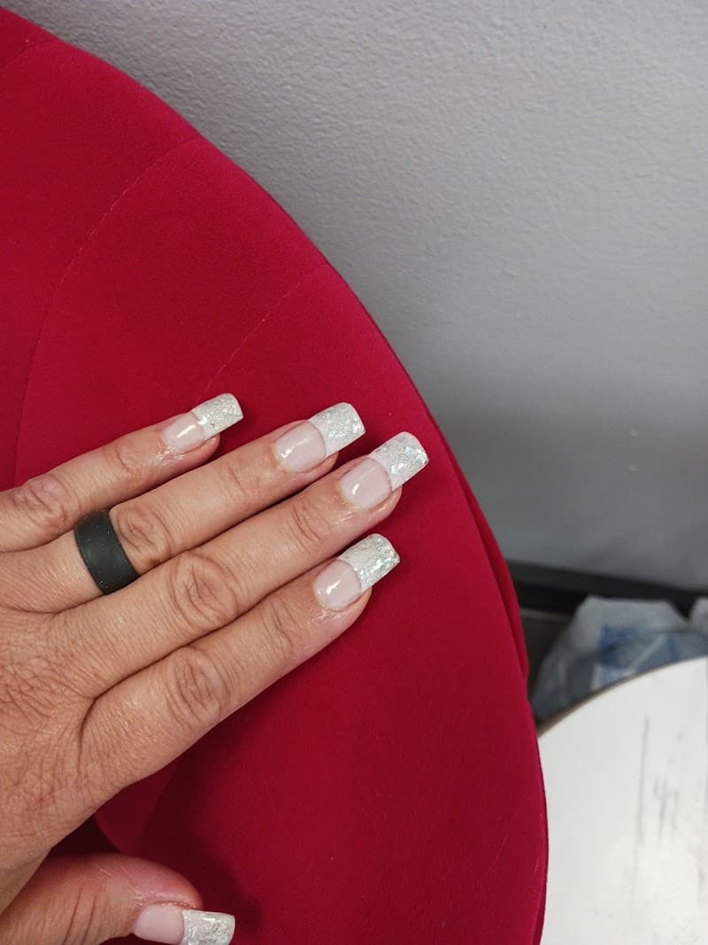 Davi Nails Brownsville photo