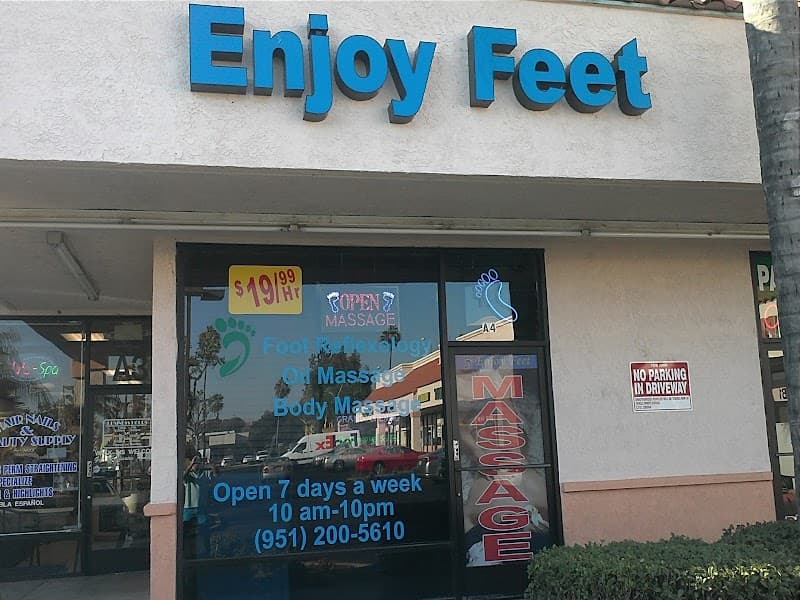 Enjoy Feet Riverside photo