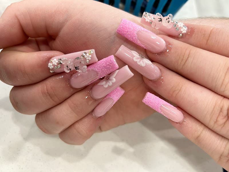 Famous Nails & Spa Thornton photo