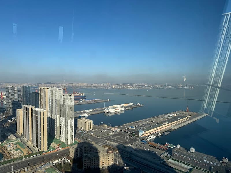 Four Seasons Hotel Dalian photo