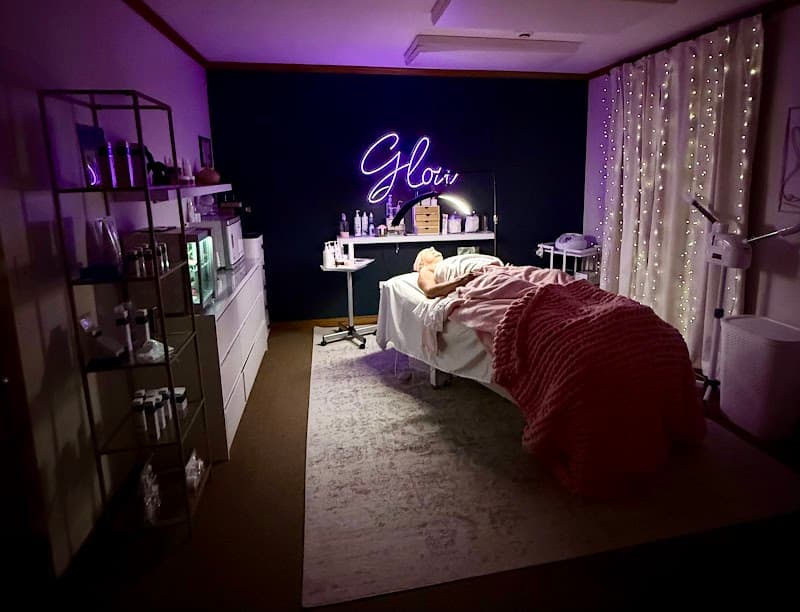 Glow Essence Enid photo