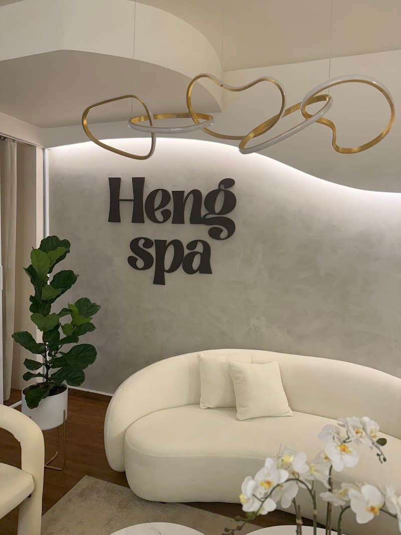 Heng Spa Uthumphon Phisai photo