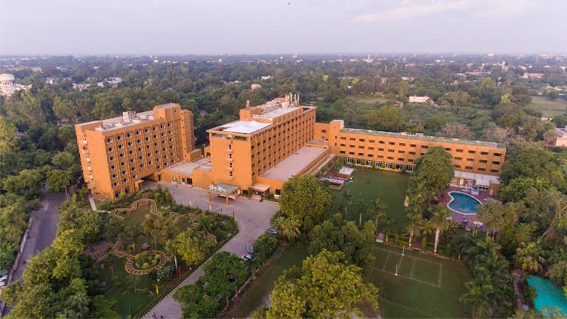 Hotel Clarks Shiraz, Agra photo