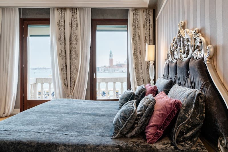 Hotel Savoia & Jolanda Venice photo