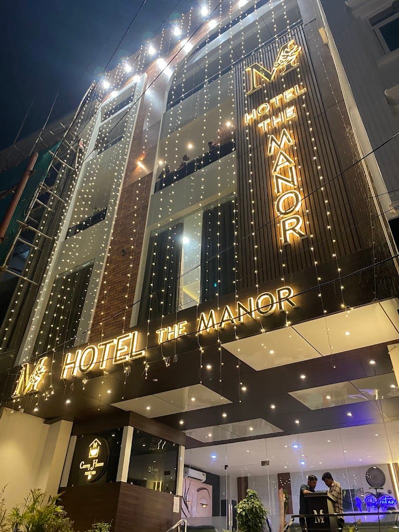 Hotel The Manor Varanasi photo