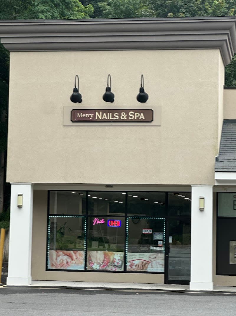 Mercy Manicurist Chelsea photo