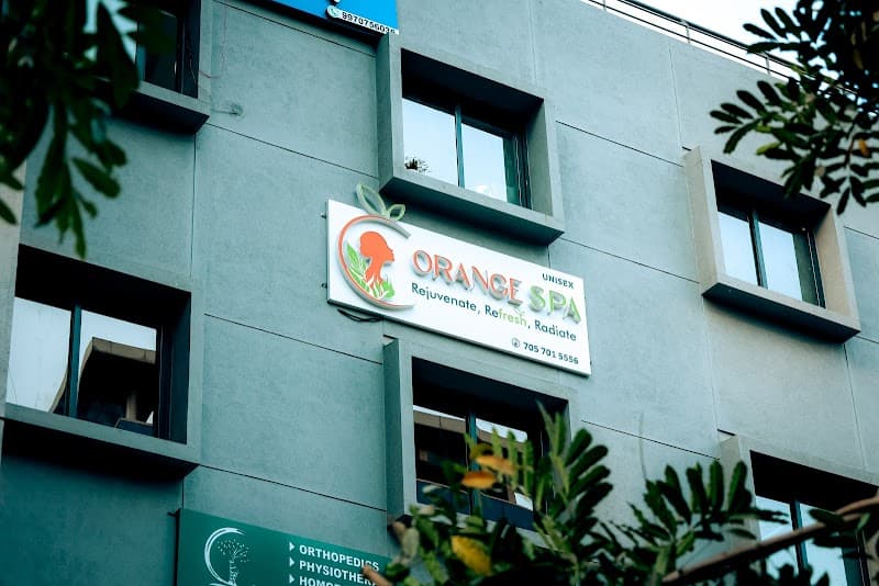 Orange Saloon & SPA Buldana photo
