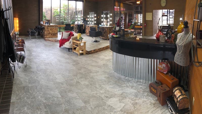 Reclaimed Salon & Spa Tigard photo