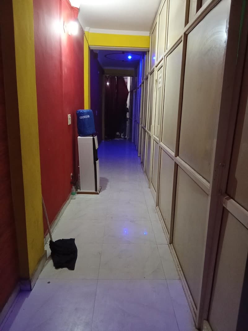 Red Heaven Spa Delhi photo