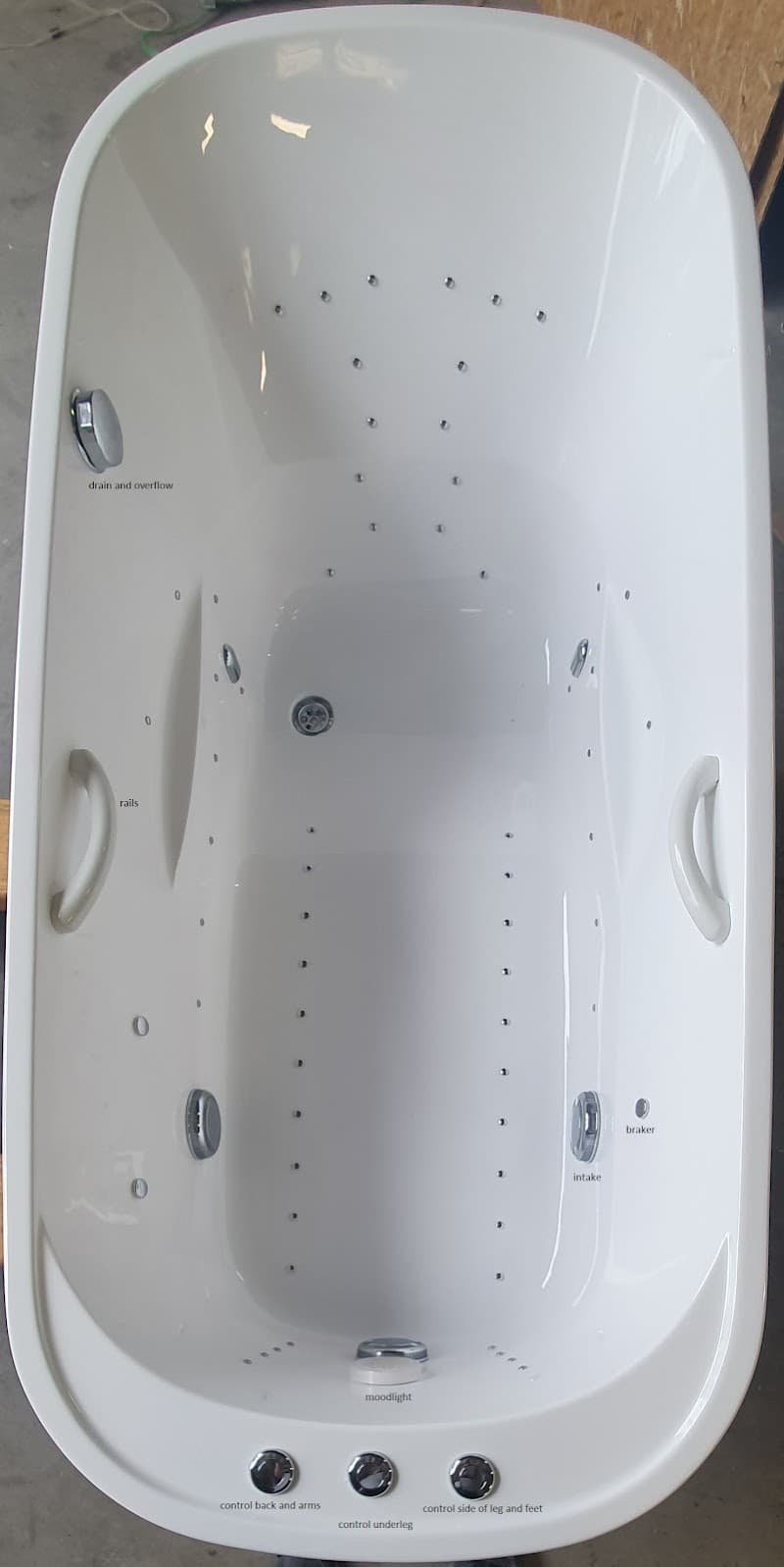Round Bath Company Wisanger photo