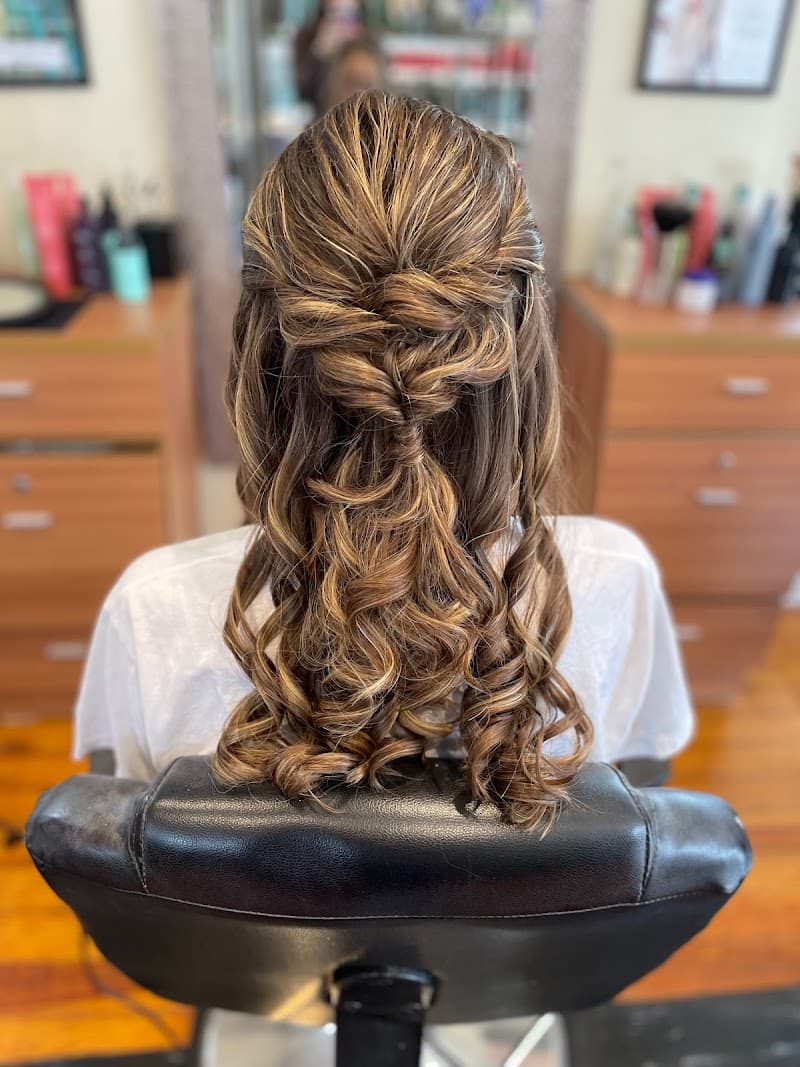 Salon Scappare' New Hudson photo