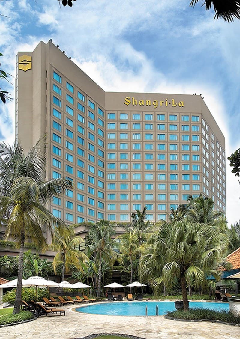 Shangri-La Hotel Surabaya photo