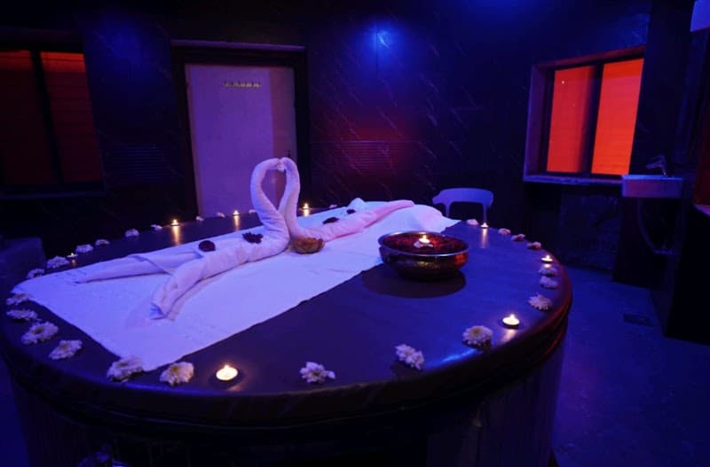 Shine Luxury Spa Mumbai photo