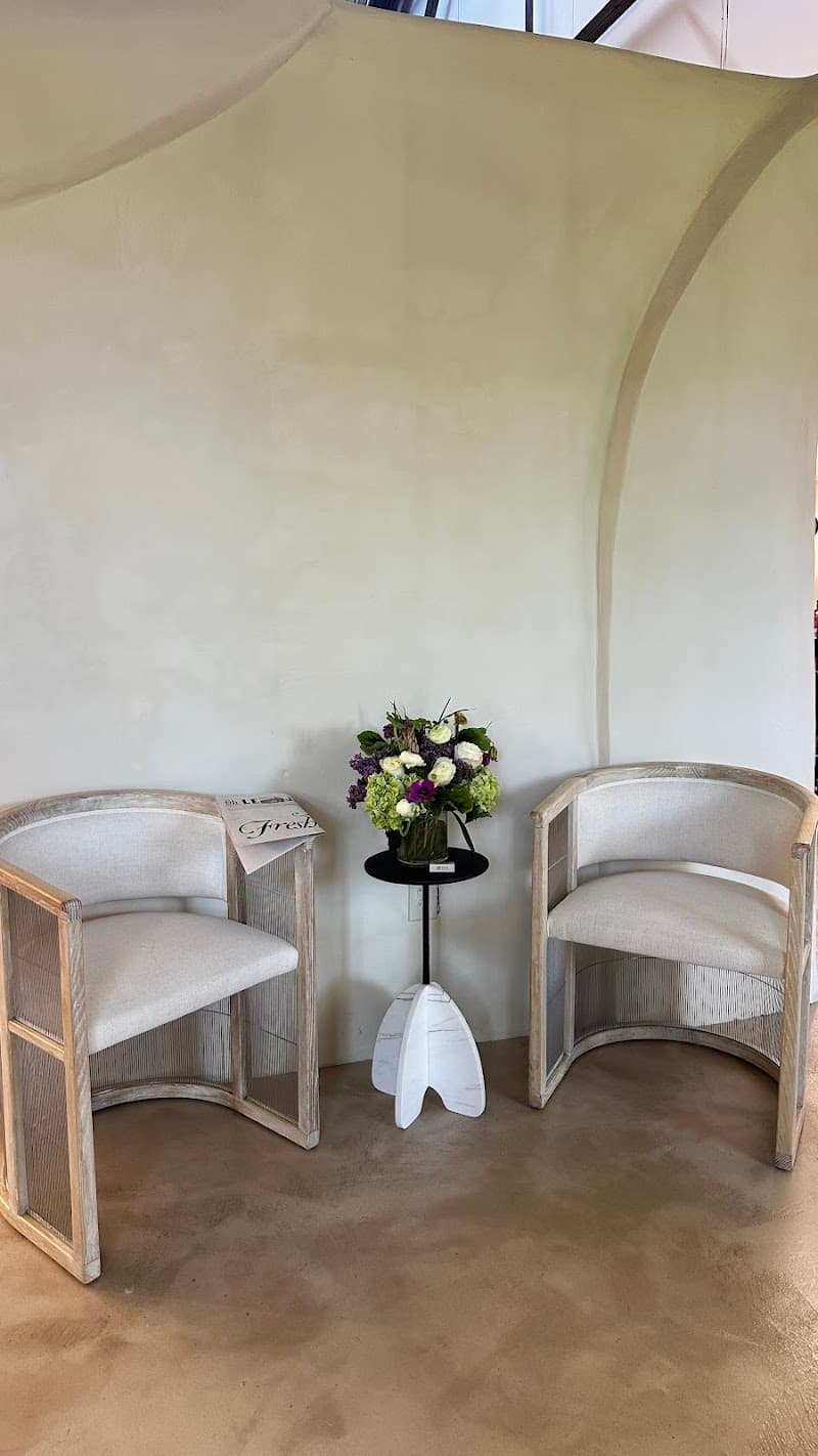 Sirène Salon Salem photo