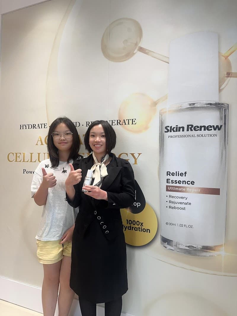 Skin Renew Holding Klang photo