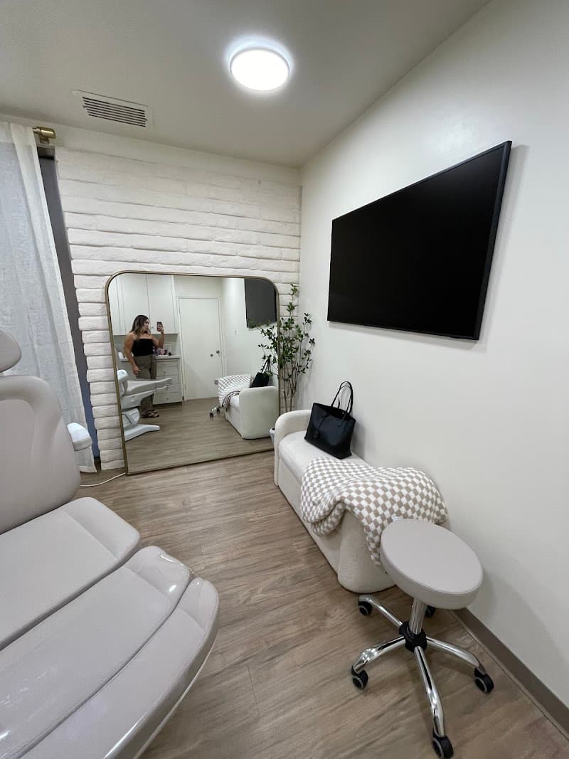 Tatis Esthetics Corona photo