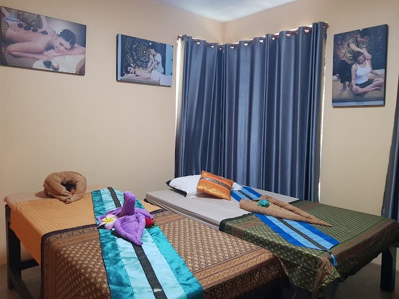 Tharawadee Massage Cha Am photo