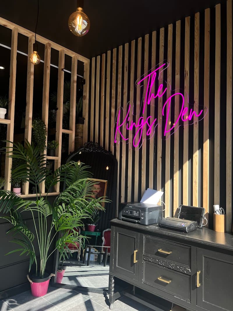 The Kings Den Aurora photo
