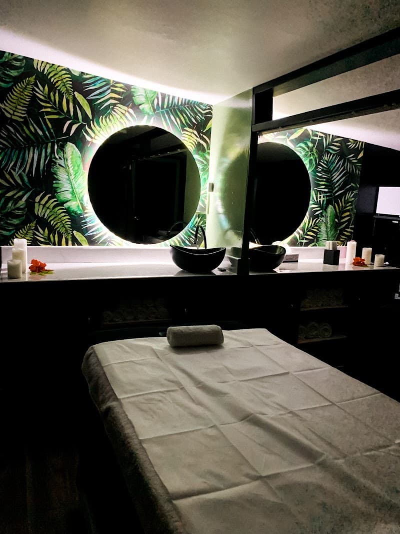 The Pink Spa Fiji photo