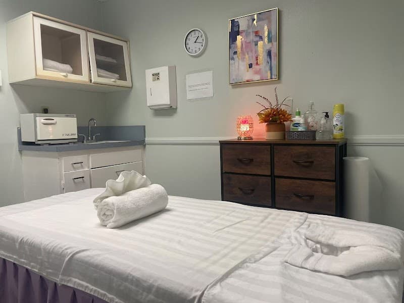 Top Massage Hawthorne photo