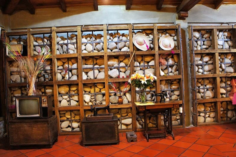 TRES BELLE Otavalo photo