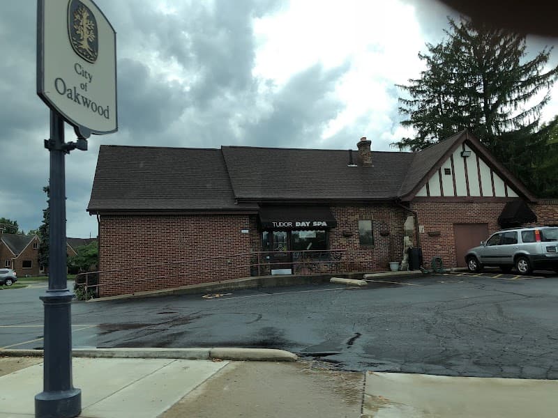 Tudor Day Spa Oakwood photo