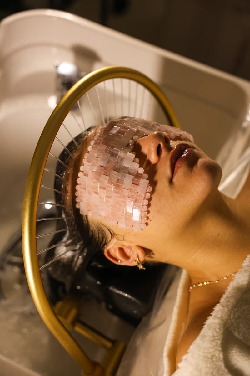 Rouville zeyna head spa photo