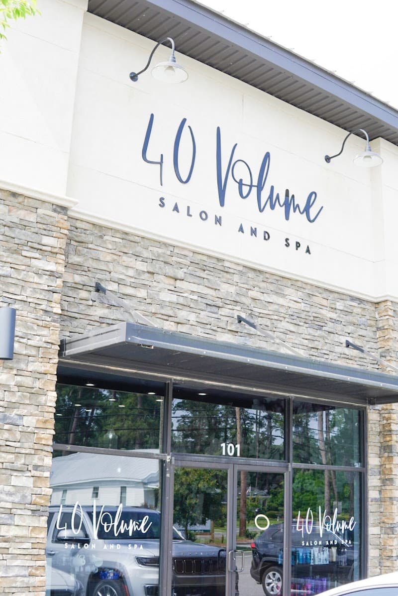 40 Volume Salon & Spa Pooler photo