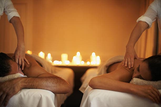 A Mains Nues Massages Laz photo