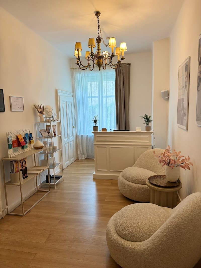 Abnehmen im Liegen by Mala Salzburg photo