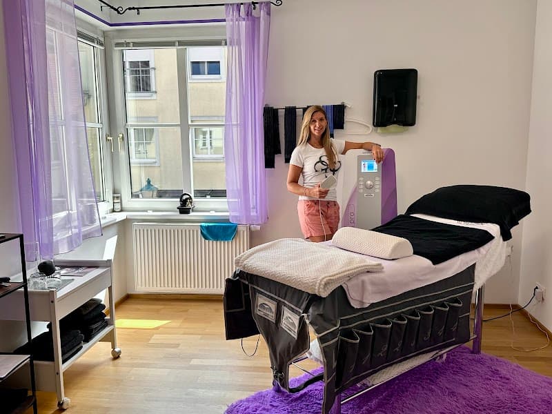 Abnehmen im Liegen - Stadt Baden bei Wien photo