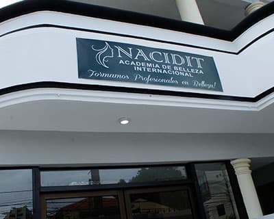 Academia de Belleza Tawnmy Barahona photo