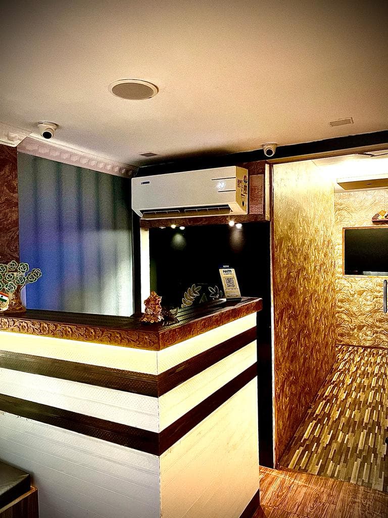 Ace Luxury Spa and Sal Mumbai photo