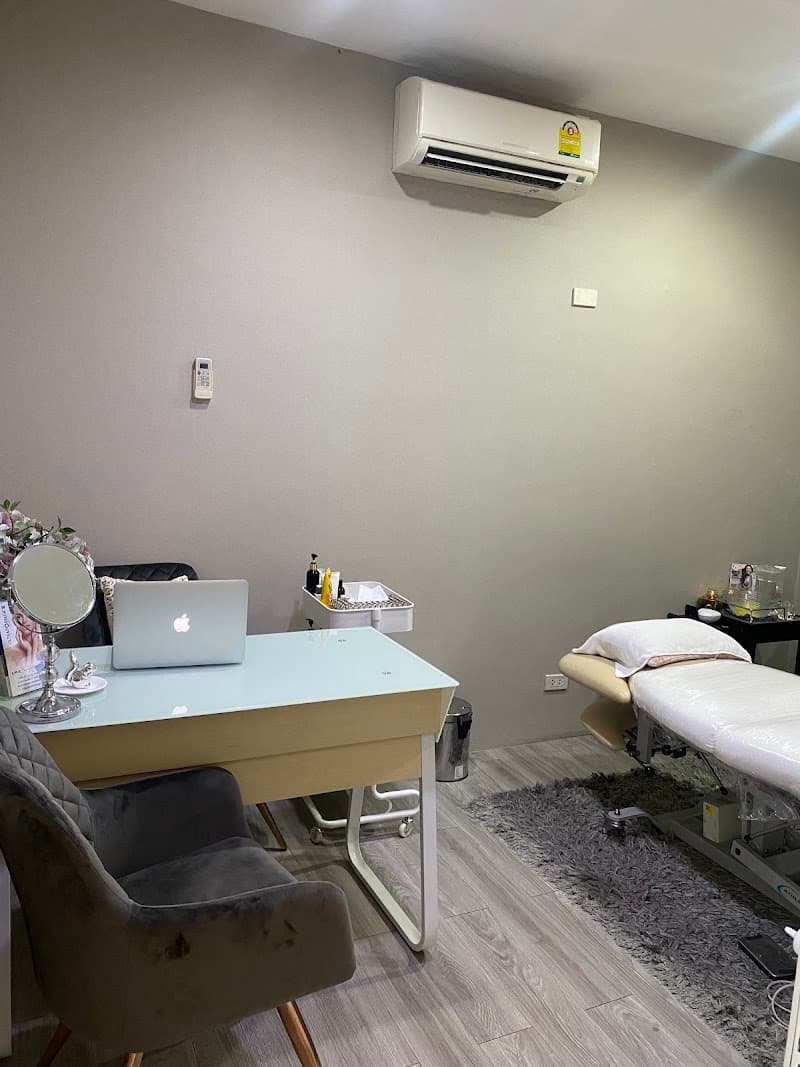 Aestheva Clinic Sathorn-Wongwian Yai Branch Bangkok photo