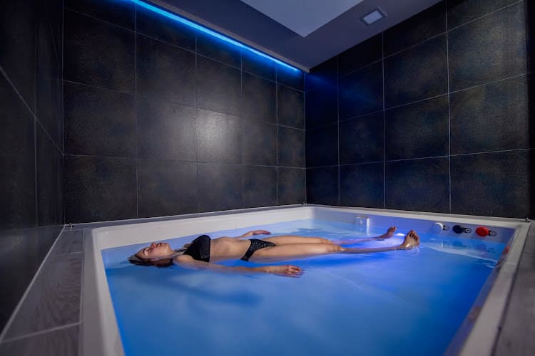 AJNA FLOAT, lebdilni center, masaže, kaligrafija in druge storitve Ruše photo