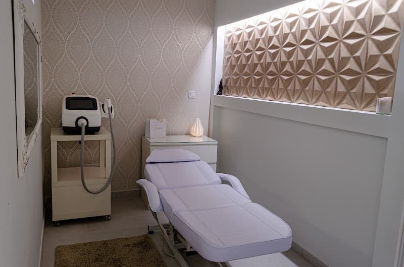 Alakformáló testkezelés és masszázs Vecsés photo