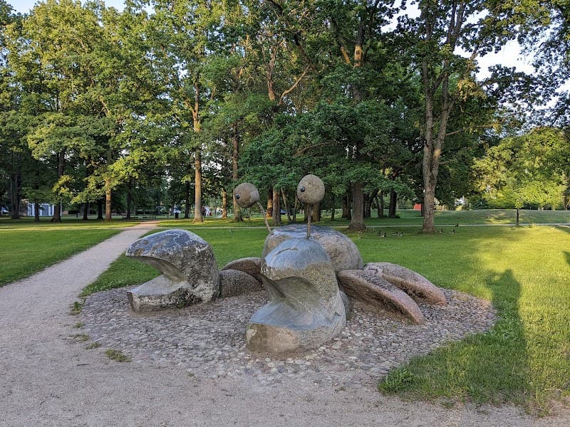 Aleja pie reņķa dārza Ventspils photo