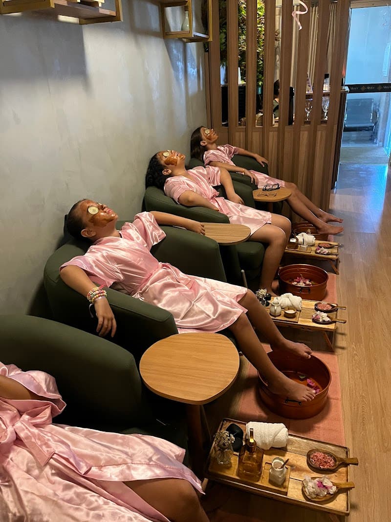 Alivier SPA | Massagem Relaxante | SPA em Palmas | Massagem para aliviar dor | Estética e SPA | Head SPA photo