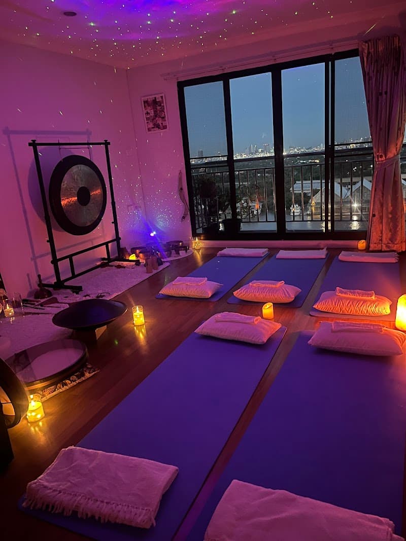 Alternative Medicine Learning Center, Wood Scraping Massage at Ayutthaya Ban Sam Banthit photo