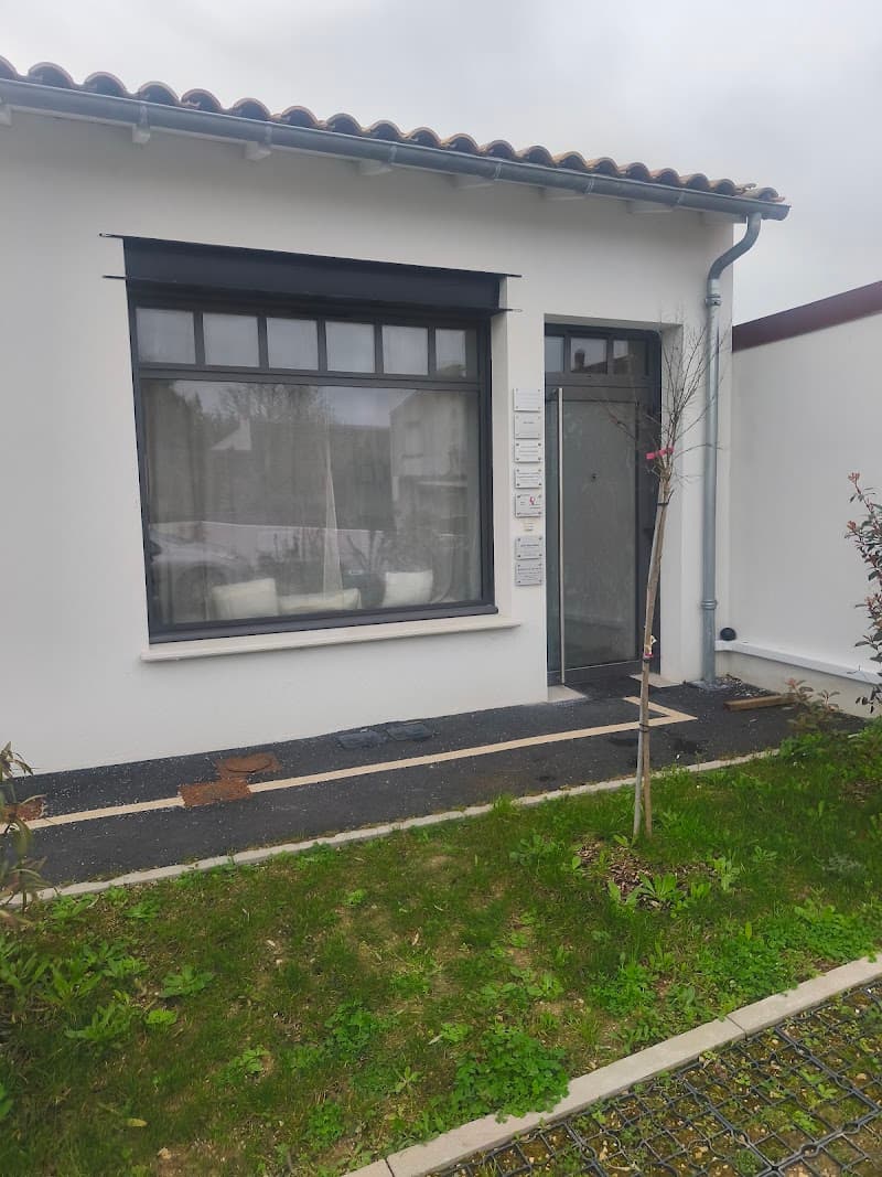 Amandine Girodos Massage et Huiles Essentielles Villedoux photo