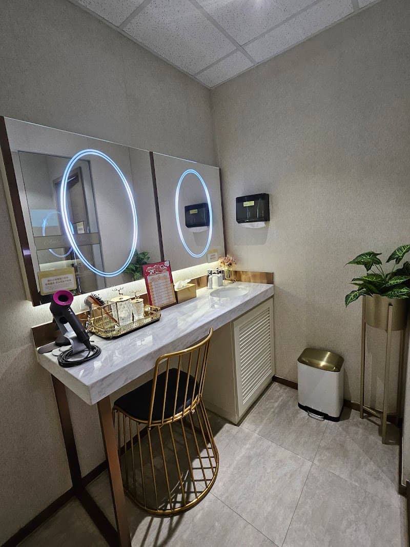 Amber Beauty New Territories photo