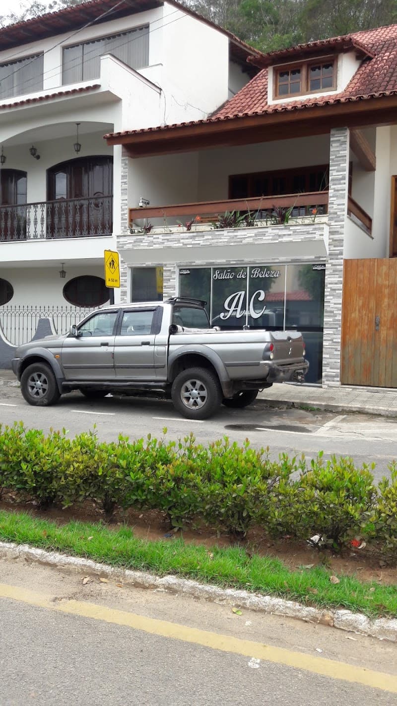 Alegre Ângela Cabeleireira photo