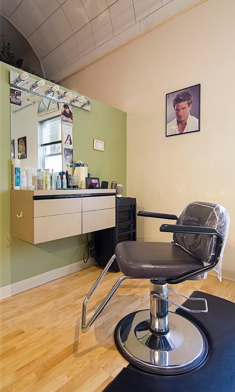 Antonio Michaels Salon & Day Dyer photo
