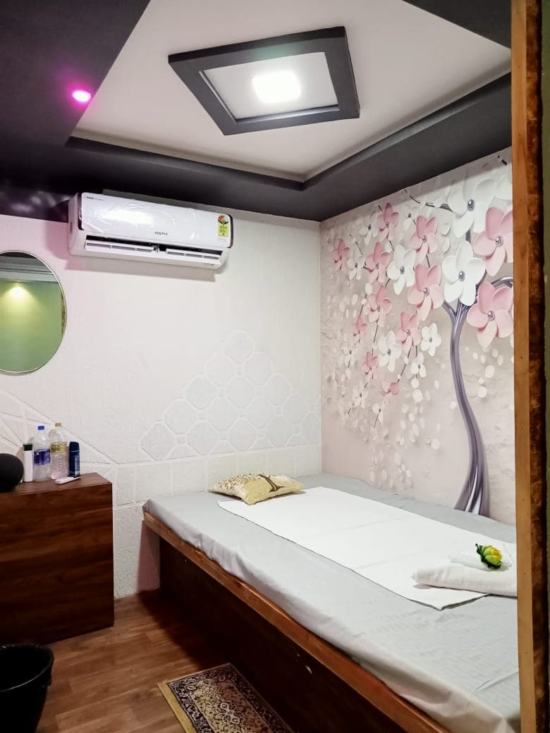 Atrang Spa Luxurious Ahmedabad photo
