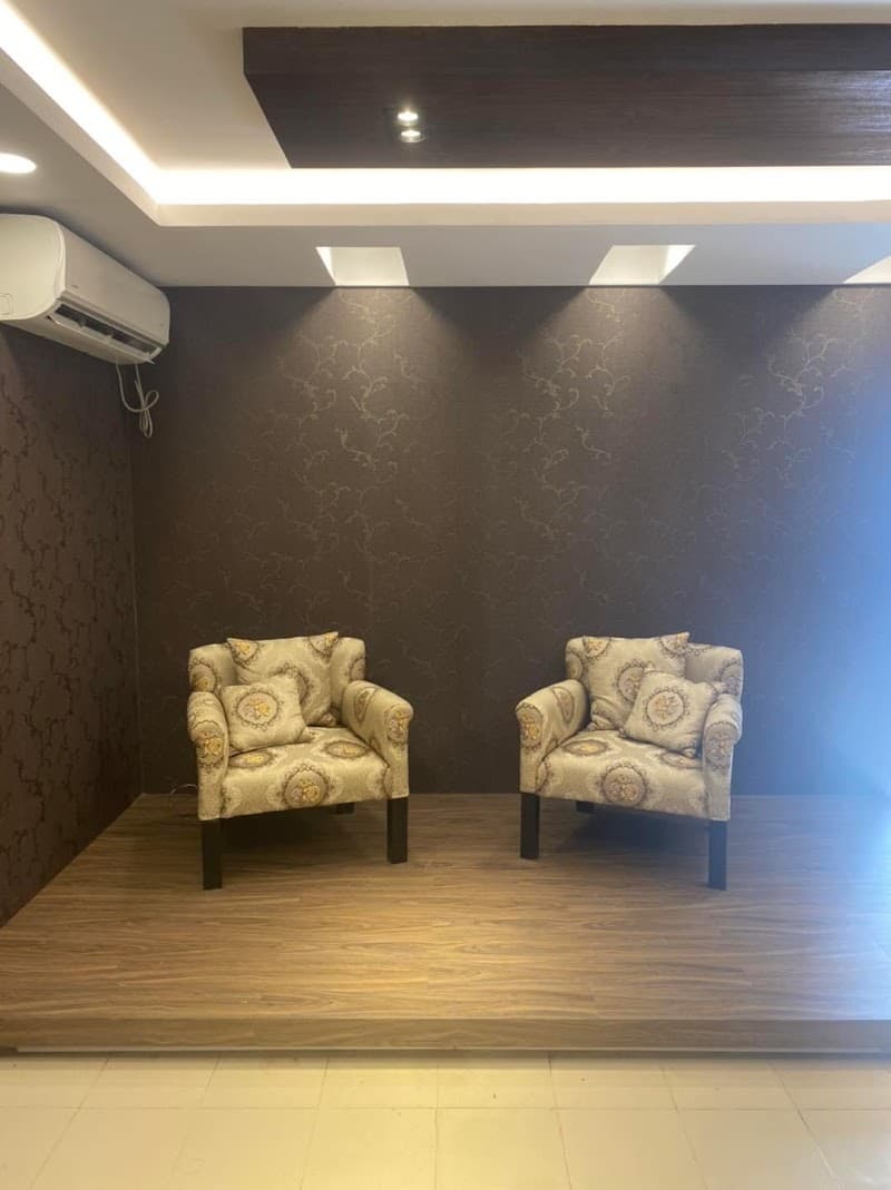 Attrayant Beauty Saloon and Spa Black C photo