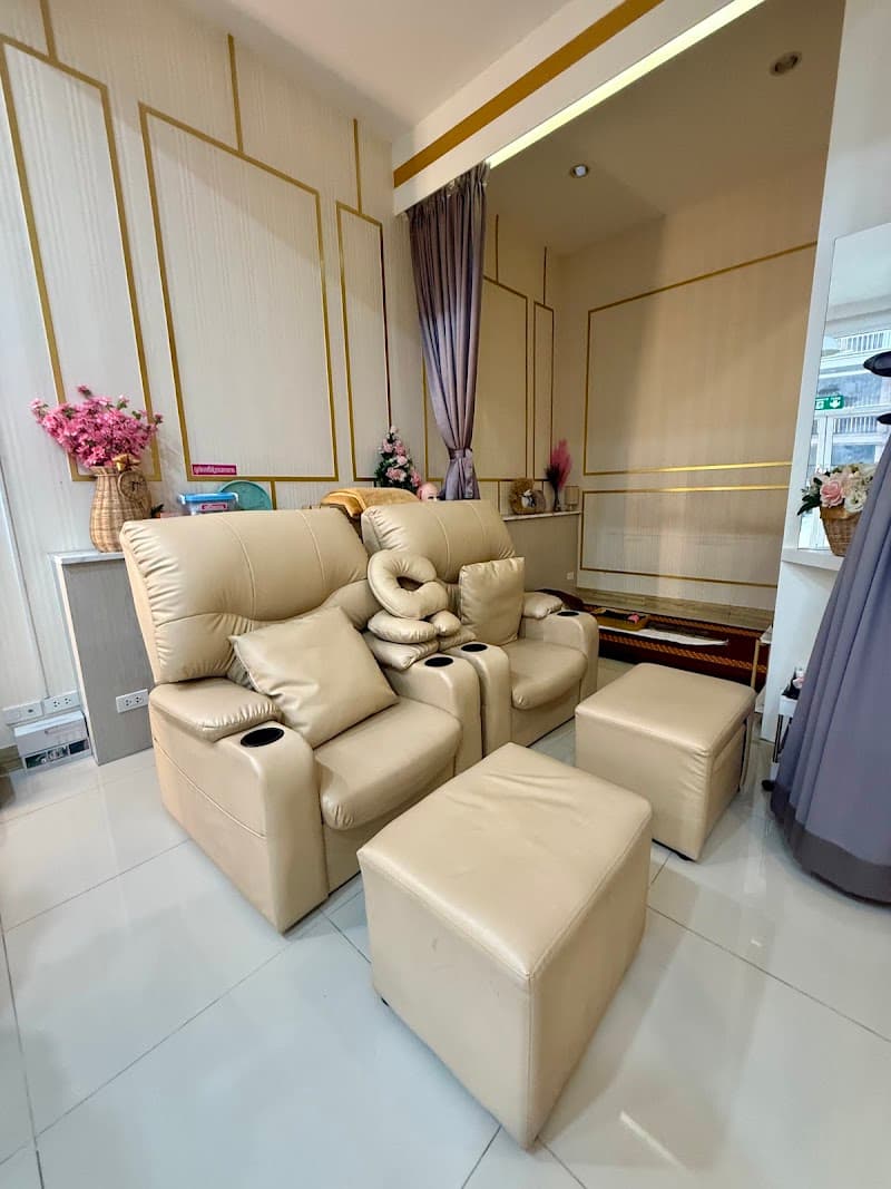 Aura Massage & Nail Care Chiang Mai photo